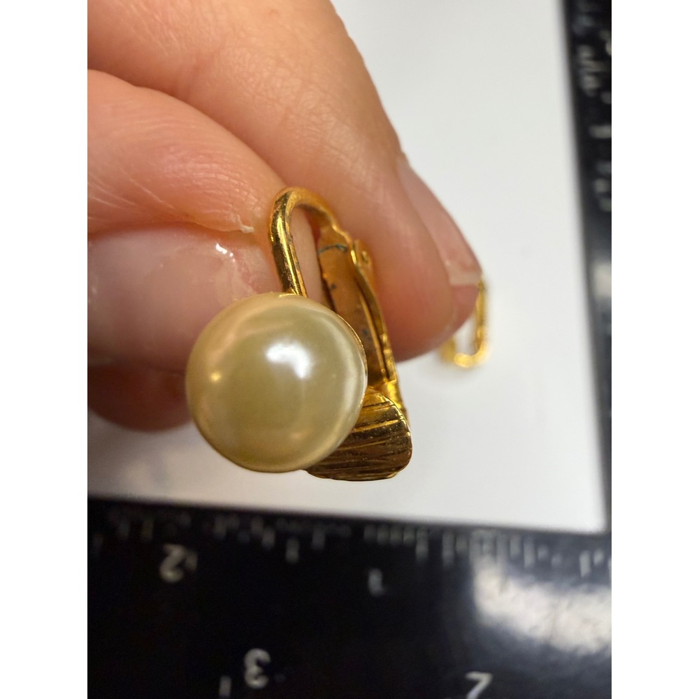 Vintage Gold Tone Faux Pearl Clip On Earrings Textured Ribbed Design
